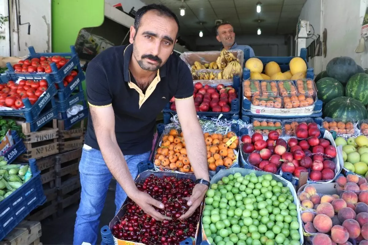 Meyve fiyatları düşüşe geçti