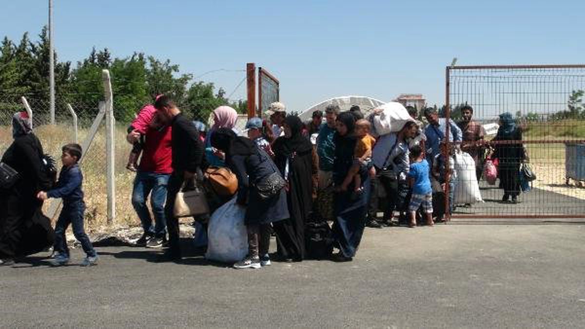 Öncüpınar\'dan bayramlaşmaya giden Suriyeli sayısı 10 bin oldu