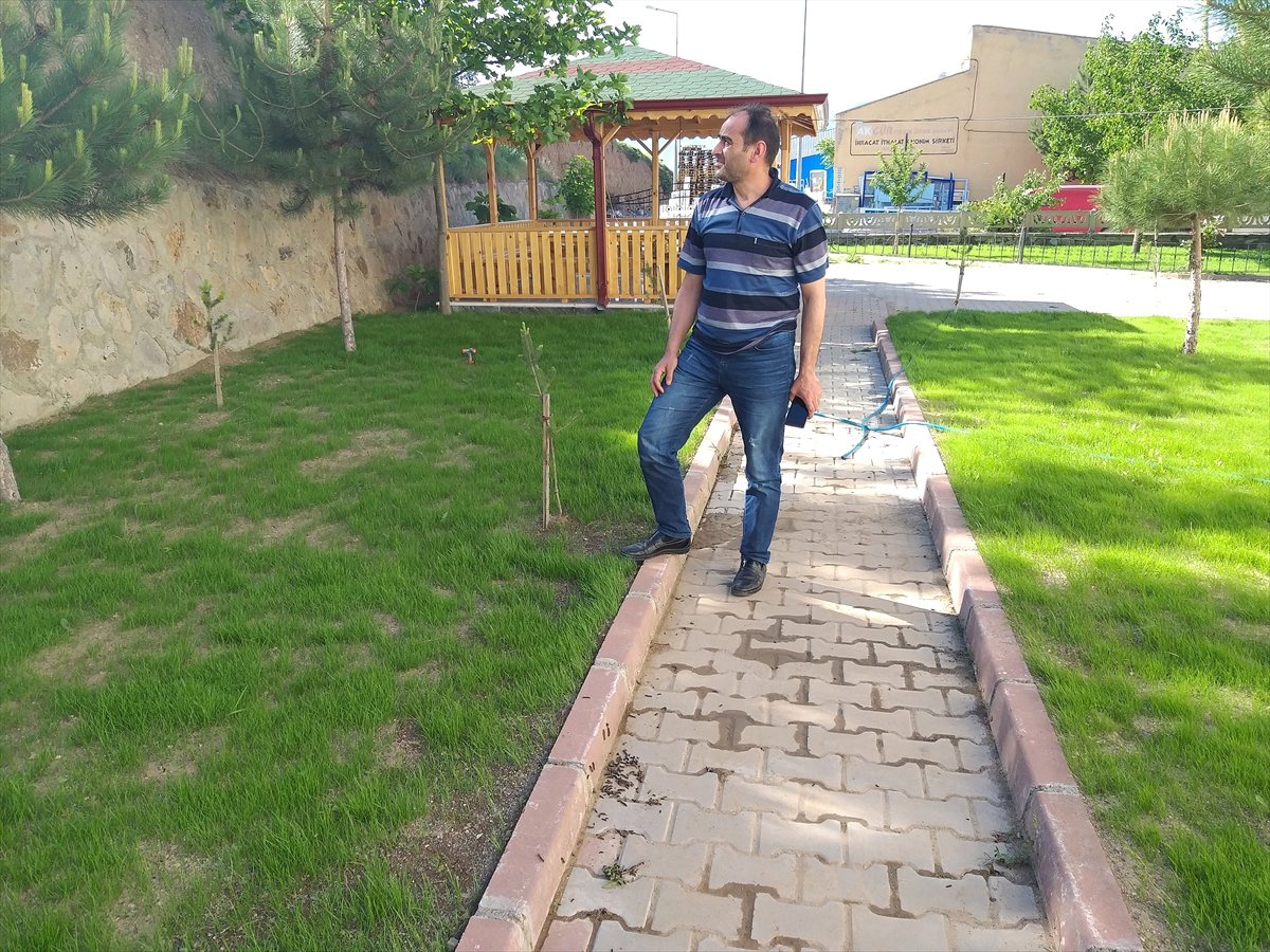Suşehri\'nde sanayi sitesinde tırtıl yoğunluğu
