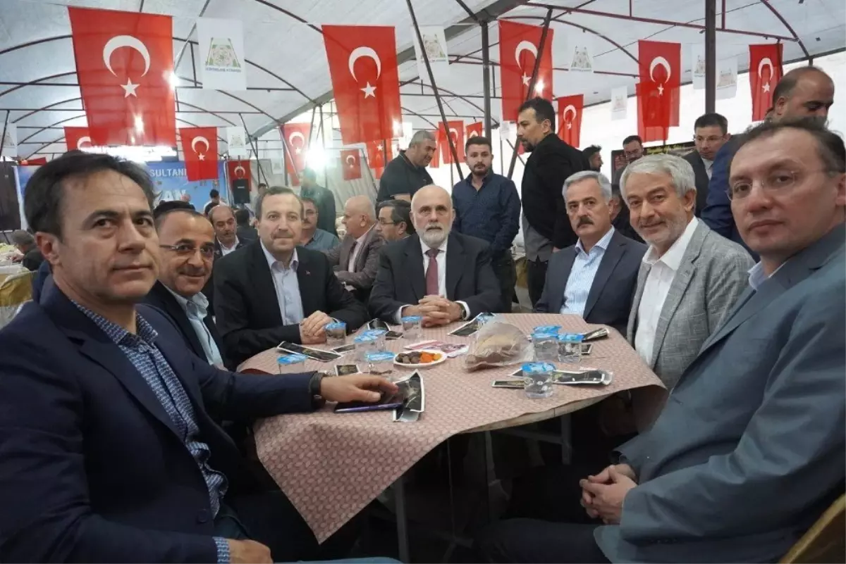 TBMM Başkanvekili Bilgiç, Isparta Gönül Sofrası\'nda iftar verdi