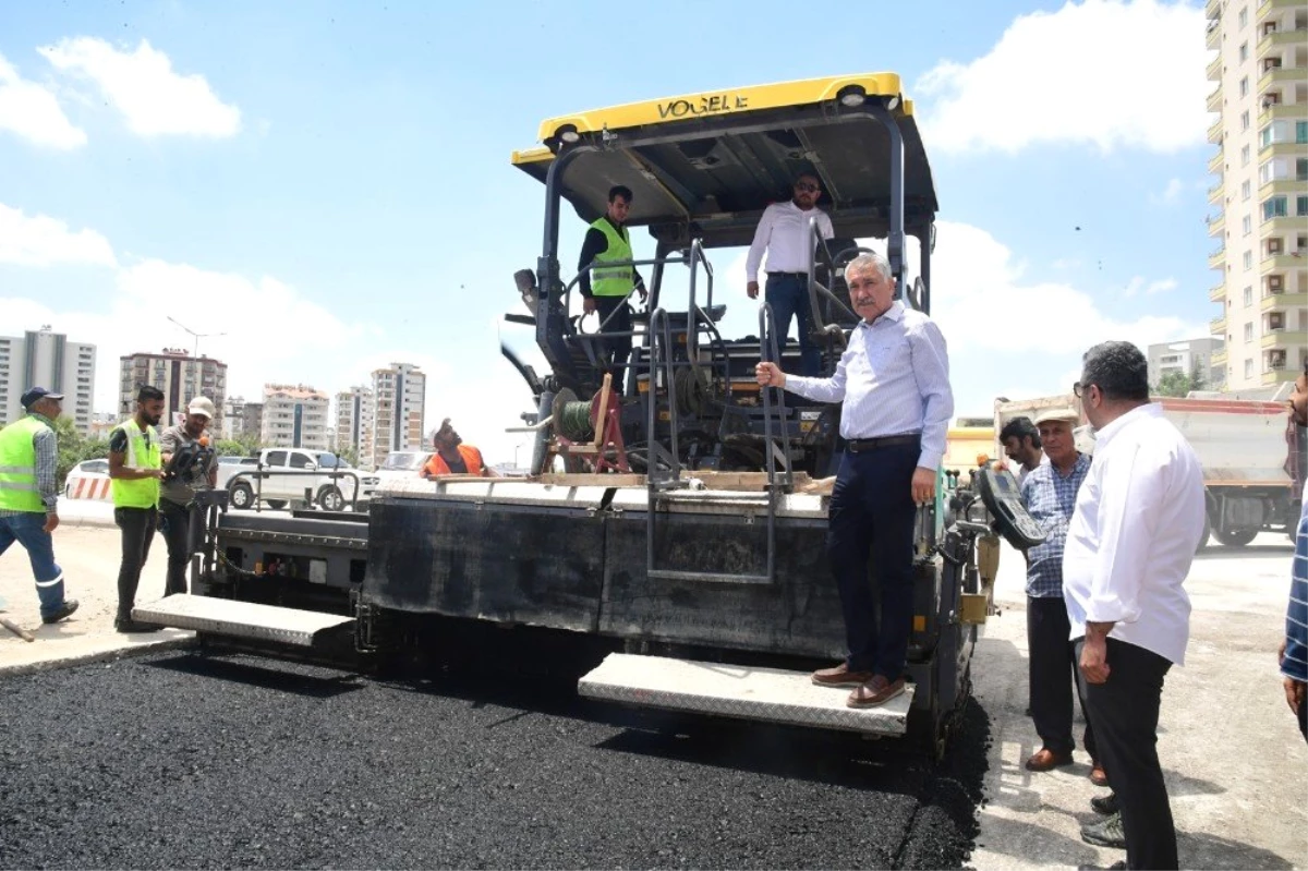 Türkmenbaşı\'nda asfalt kaplama, yapım ve yenileme çalışması