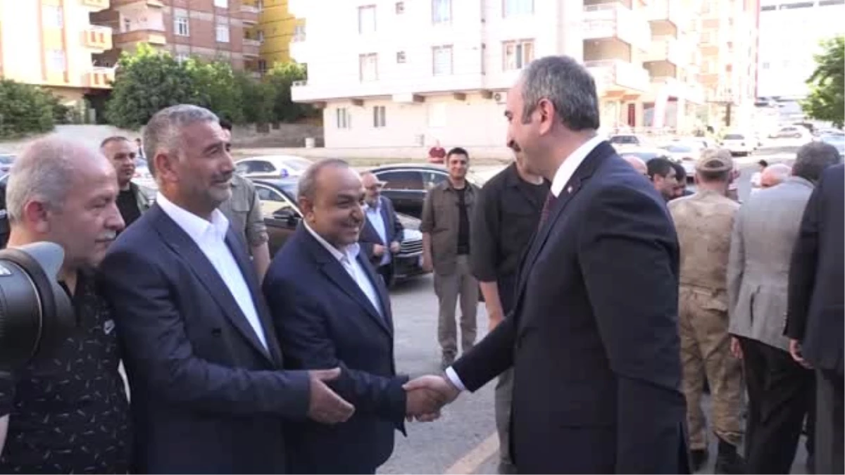 Adalet Bakanı Gül, Nizip Belediye Başkanlığı\'nı ziyaret etti