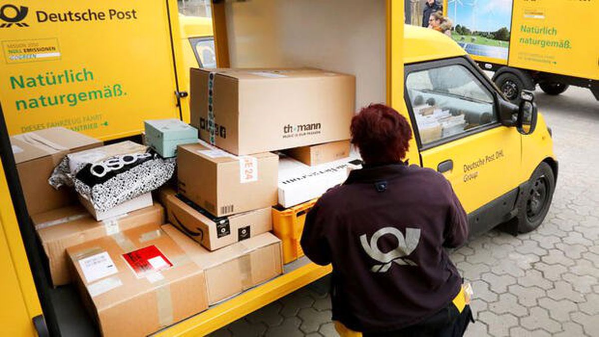 Almanya, postacılar işsiz kalmasın posta ücretlerine zam yapıyor