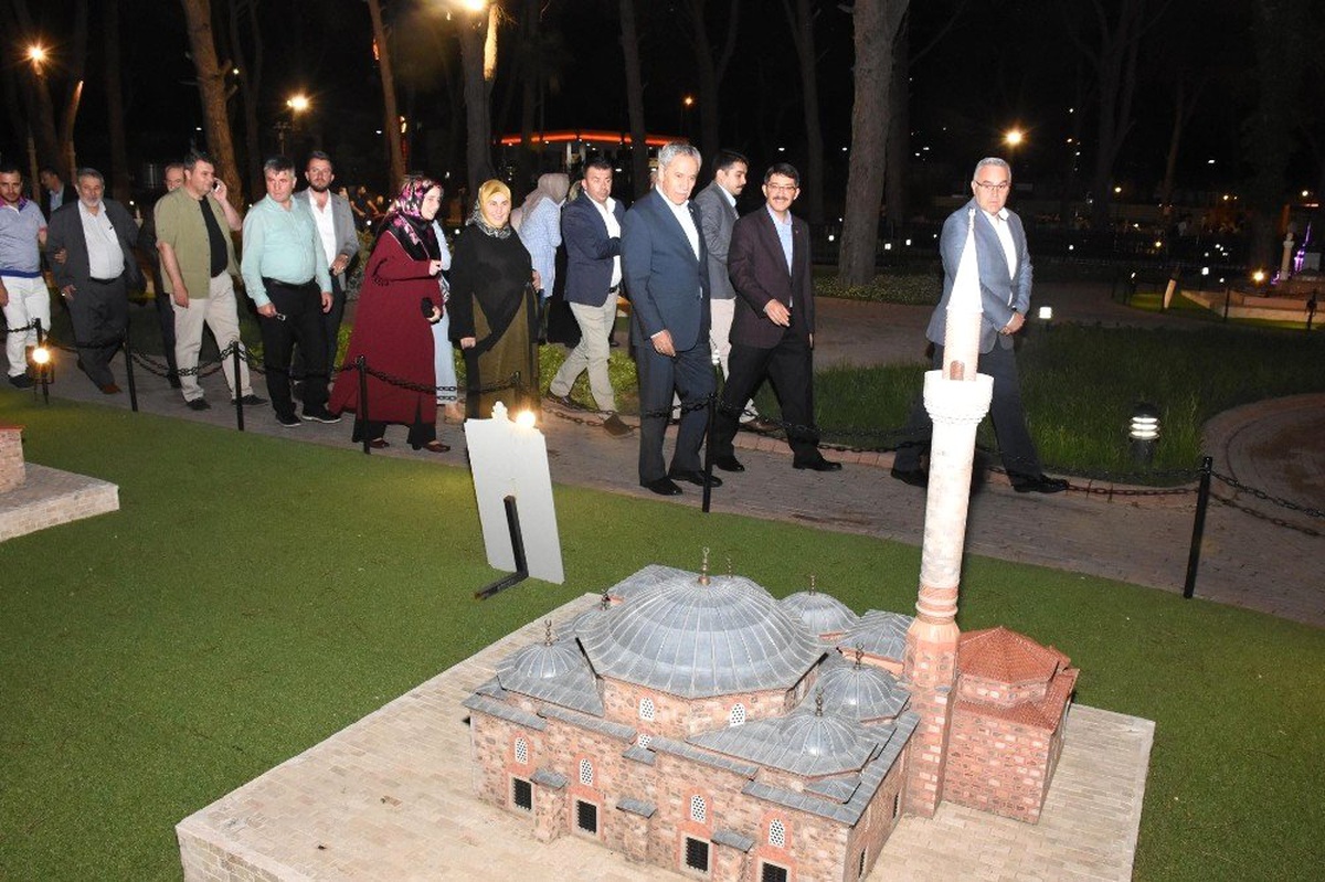 Arınç Şehzadelerpark\'ı çok beğendi