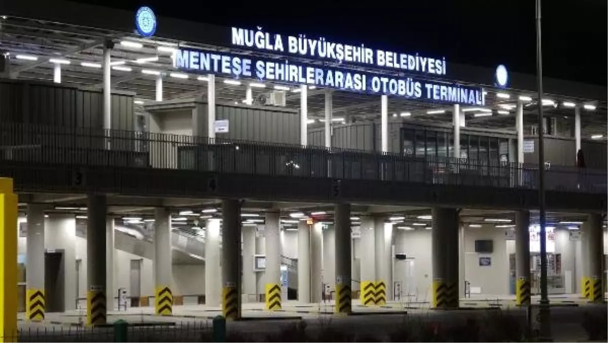 Bilet bulamayınca kendi boğazını kesti