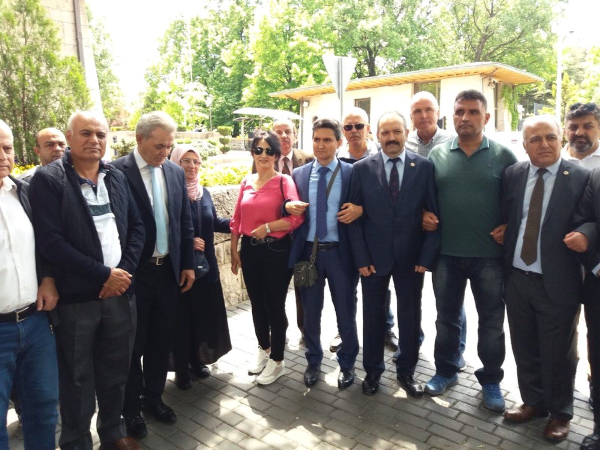 Emekli uzmanlardan meclis çıkarması