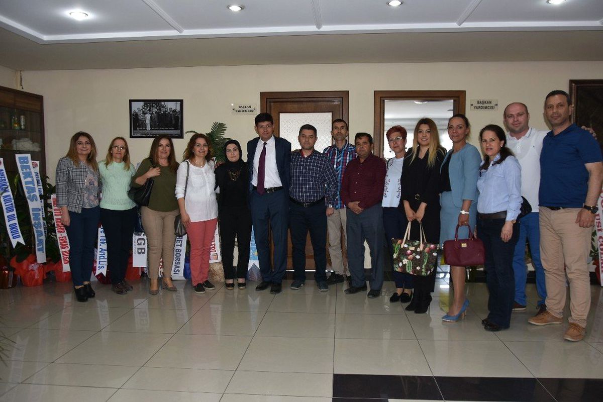 Hayvan dostu Başkana anlamlı hediye
