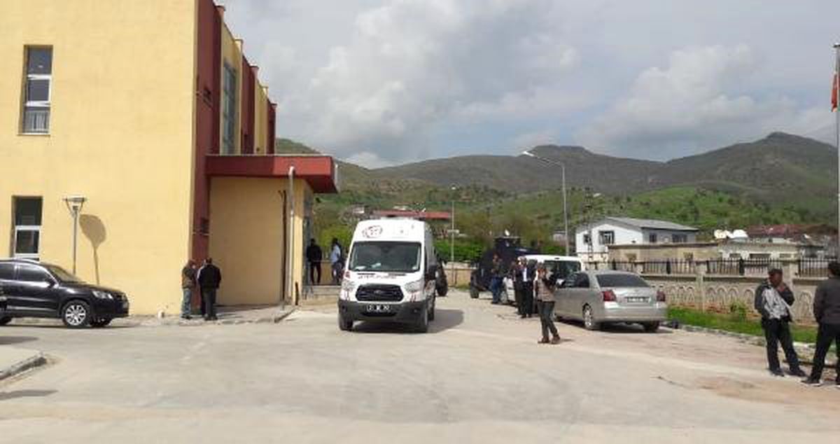 Hazro\'da aileler arasında silahlı kavga: 2 ölü