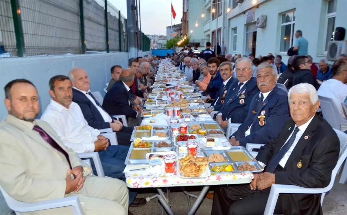 Karamürsel\'de iftar