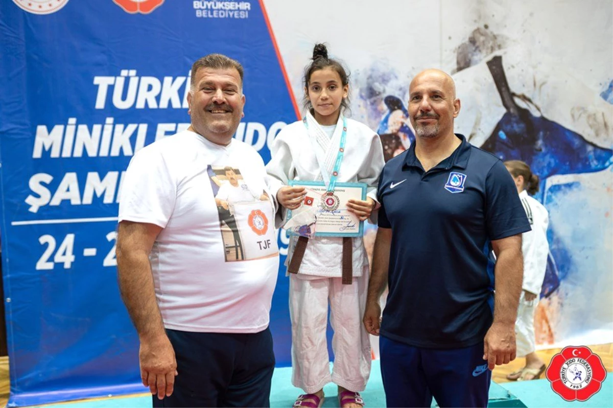 Minik Judocular İzmir\'den 4 Madalya İle Döndü