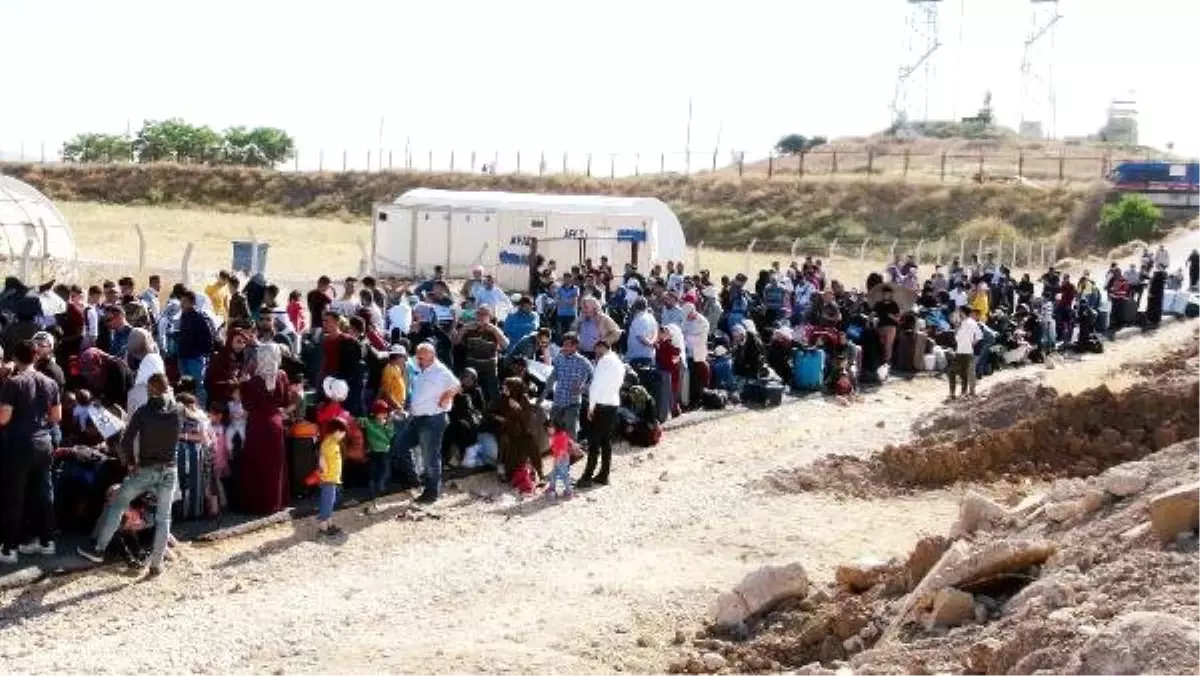 Öncüpınar\'dan bayramlaşmaya giden Suriyeli sayısı 11 bin 500 oldu