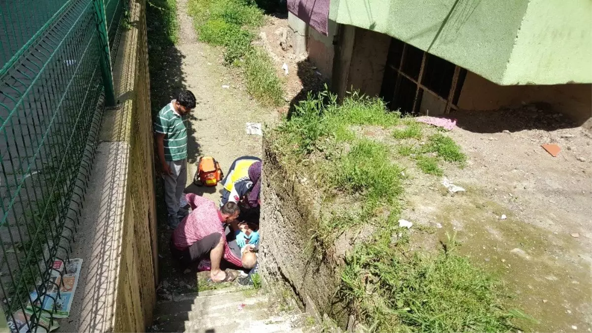 Yaşlı adam, yolu kısaltmak isterken hastanelik oldu