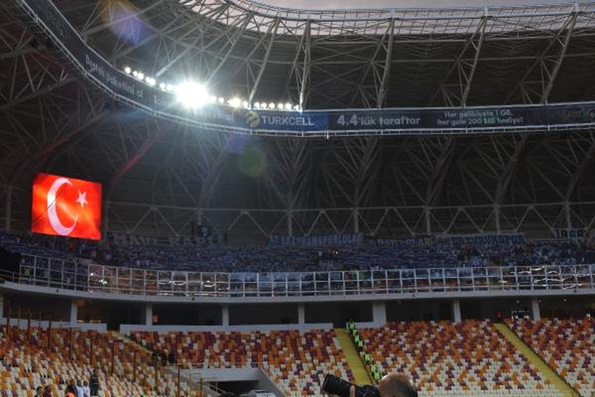 25 taraftara 1 yıl seyirden men cezası