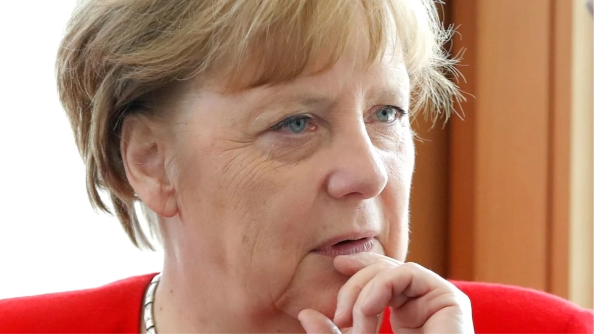 Angela Merkel\'den uyarı: Avrupa\'da karanlık güçler yükselişte, çok işimiz var
