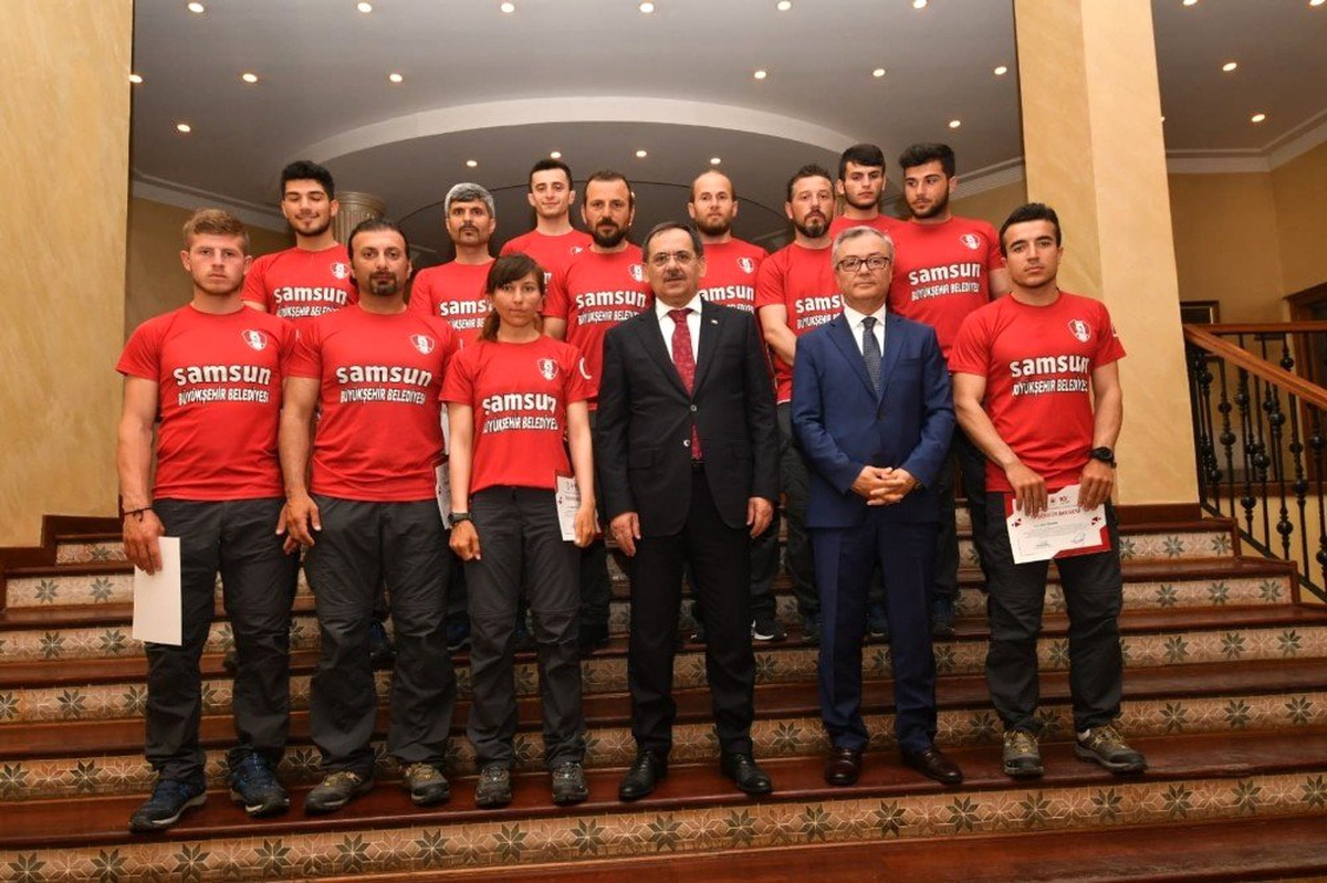 Başkan Demir\'den dragon bot sporcularına övgü Açıklaması