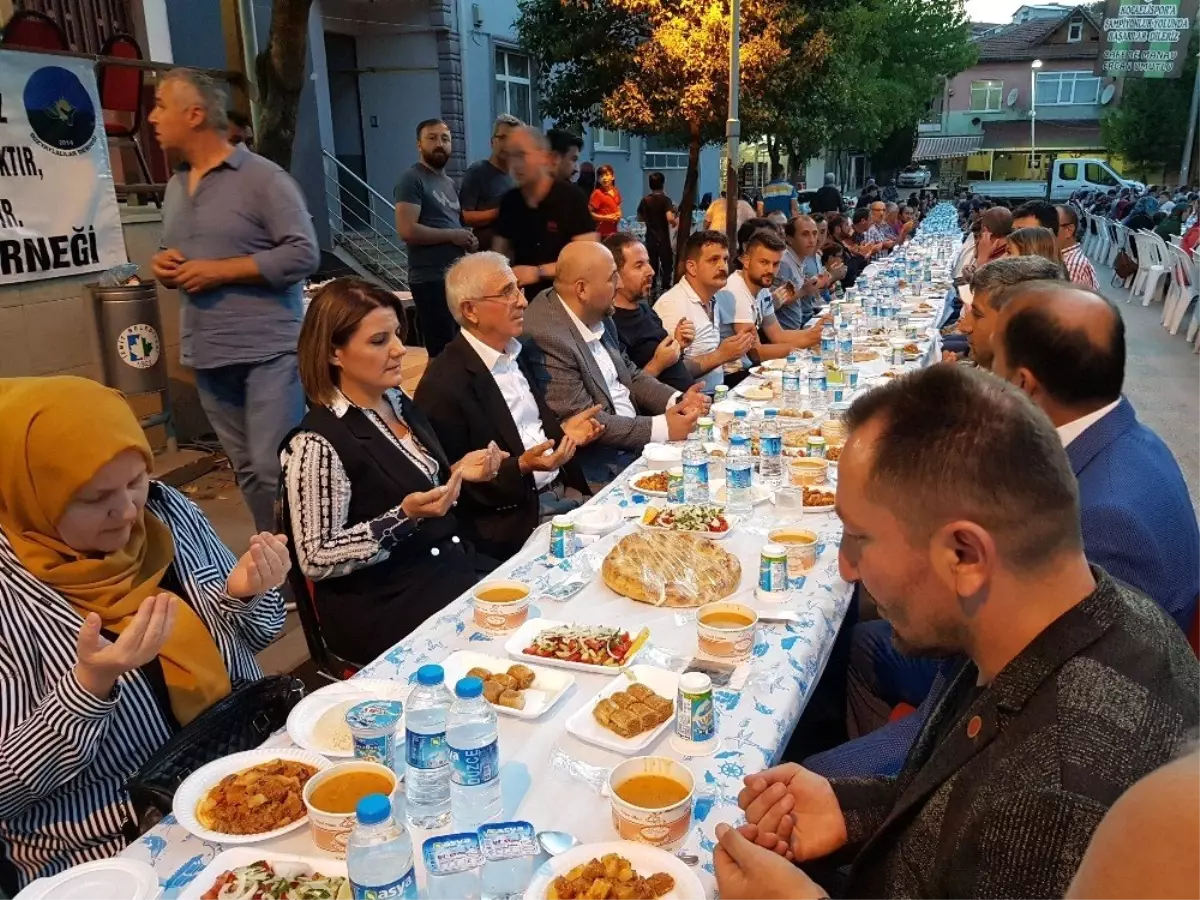 Başkan Hürriyet, Düzyaylalılar\'ın iftarına konuk oldu