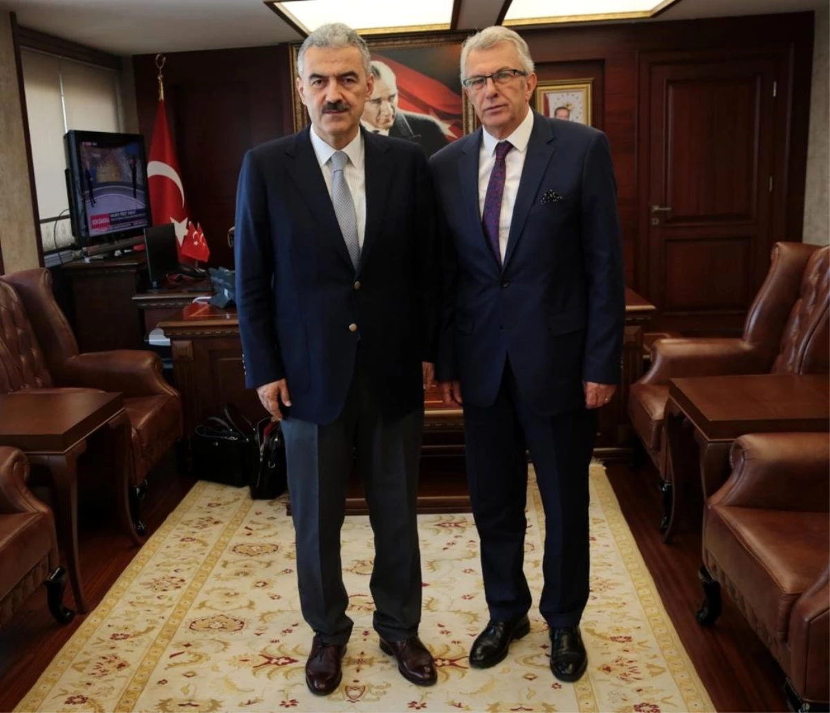 Başkan Mehmet Eriş, Vali Erol Ayyıldız\'ı ziyaret etti