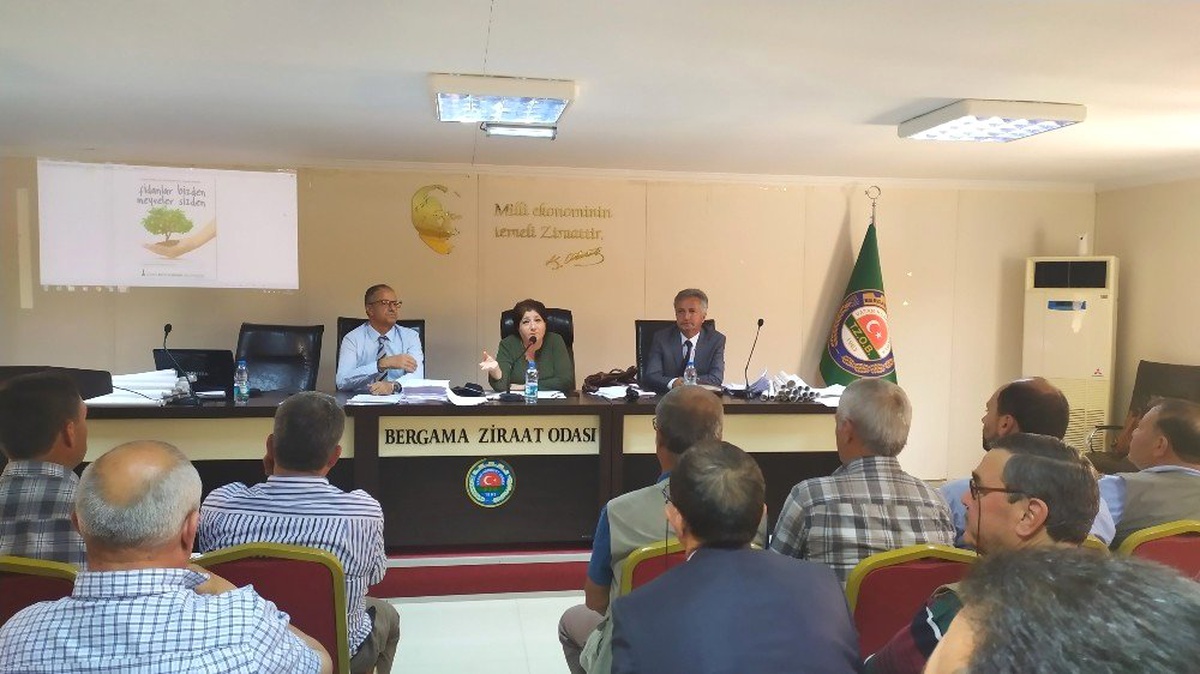 Bergamalı çiftçilere meyve fidanı desteği