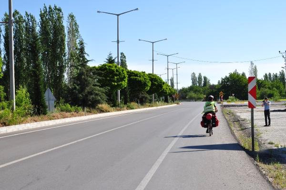 Çevre için bisikletle Avrupa turuna çıkan İsviçreli, Beyşehir\'e geldi