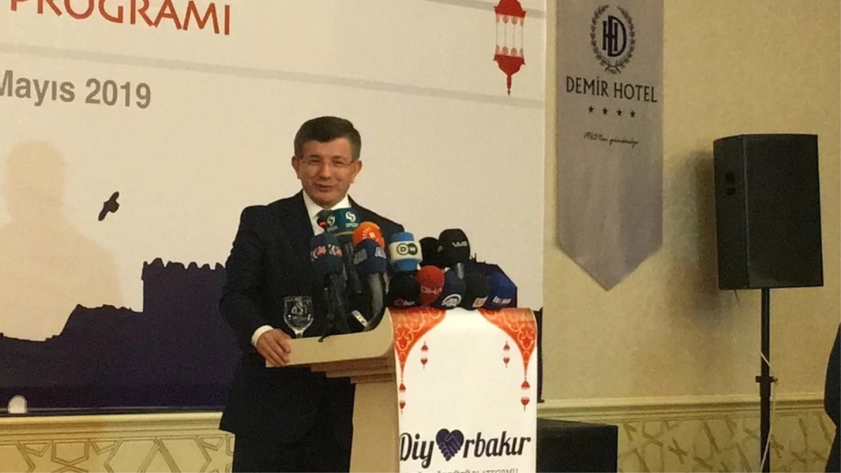 Davutoğlu: Suriye\'de karşı karşıya kaldığımız zorlukları bize havale etmeye çalışanlar siyasi...