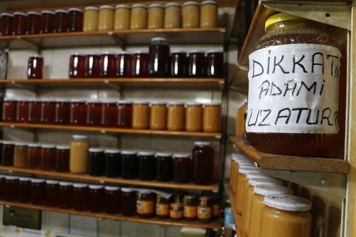 "Dikkat bu bal adamı uzatur"