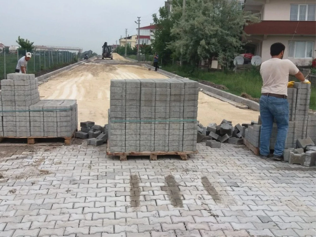 Ergene\'de beton parke taş çalışmaları sürüyor