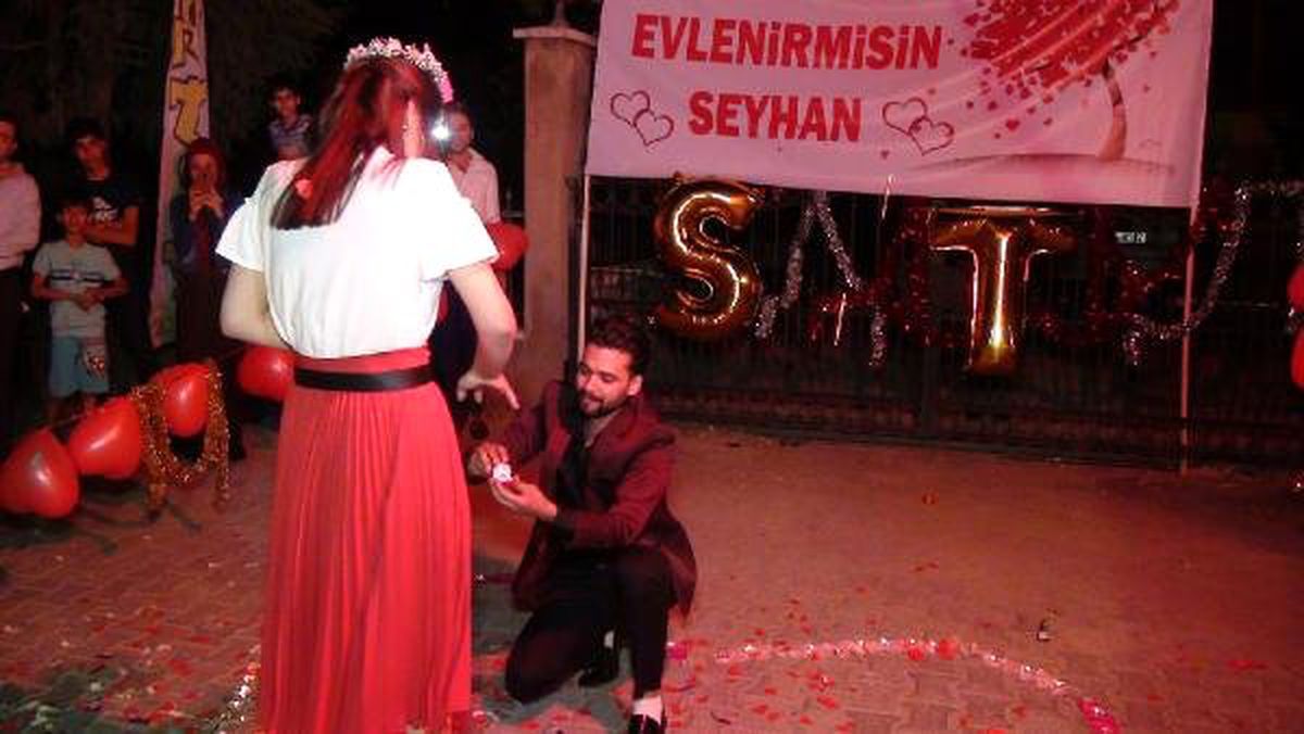 İftardan sonra sıra dışı evlilik teklifi