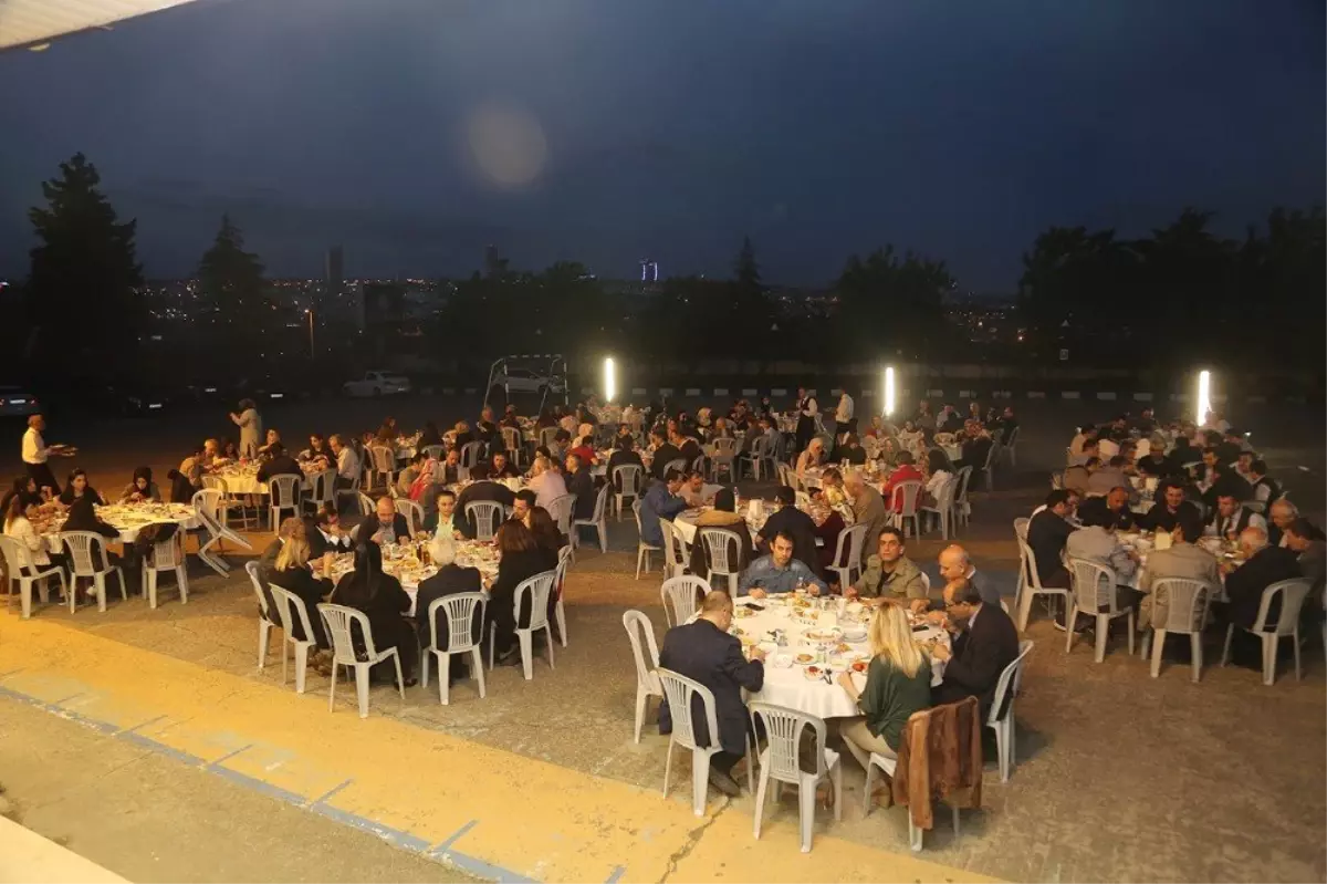 İhlas Koleji\'nde iftar programı düzenlendi