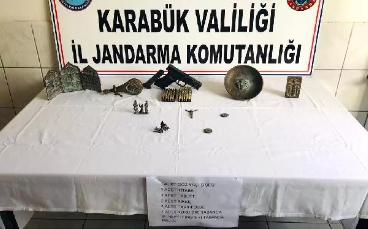 Karabük\'te durdurulan otomobilden tarihi eser çıktı