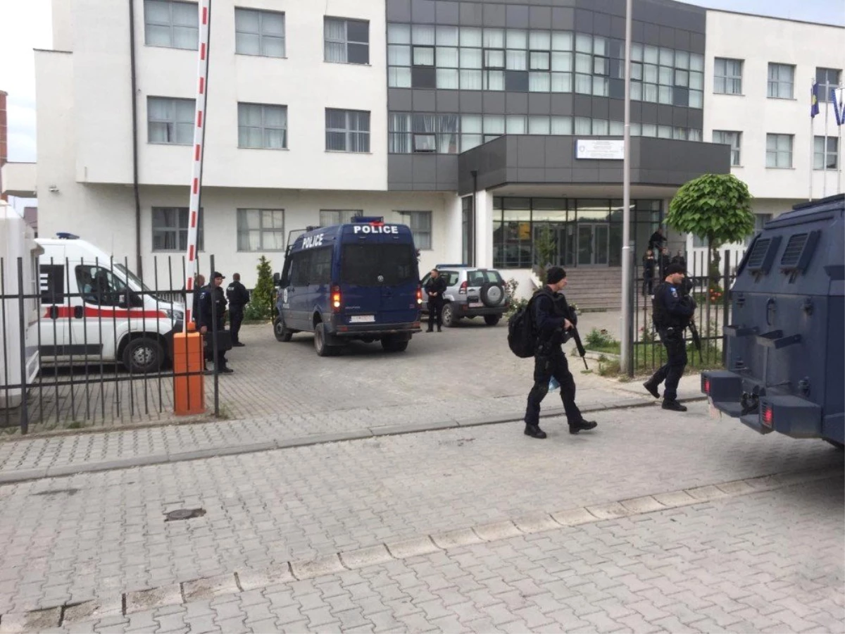 Kosova\'da polise silahlı direniş