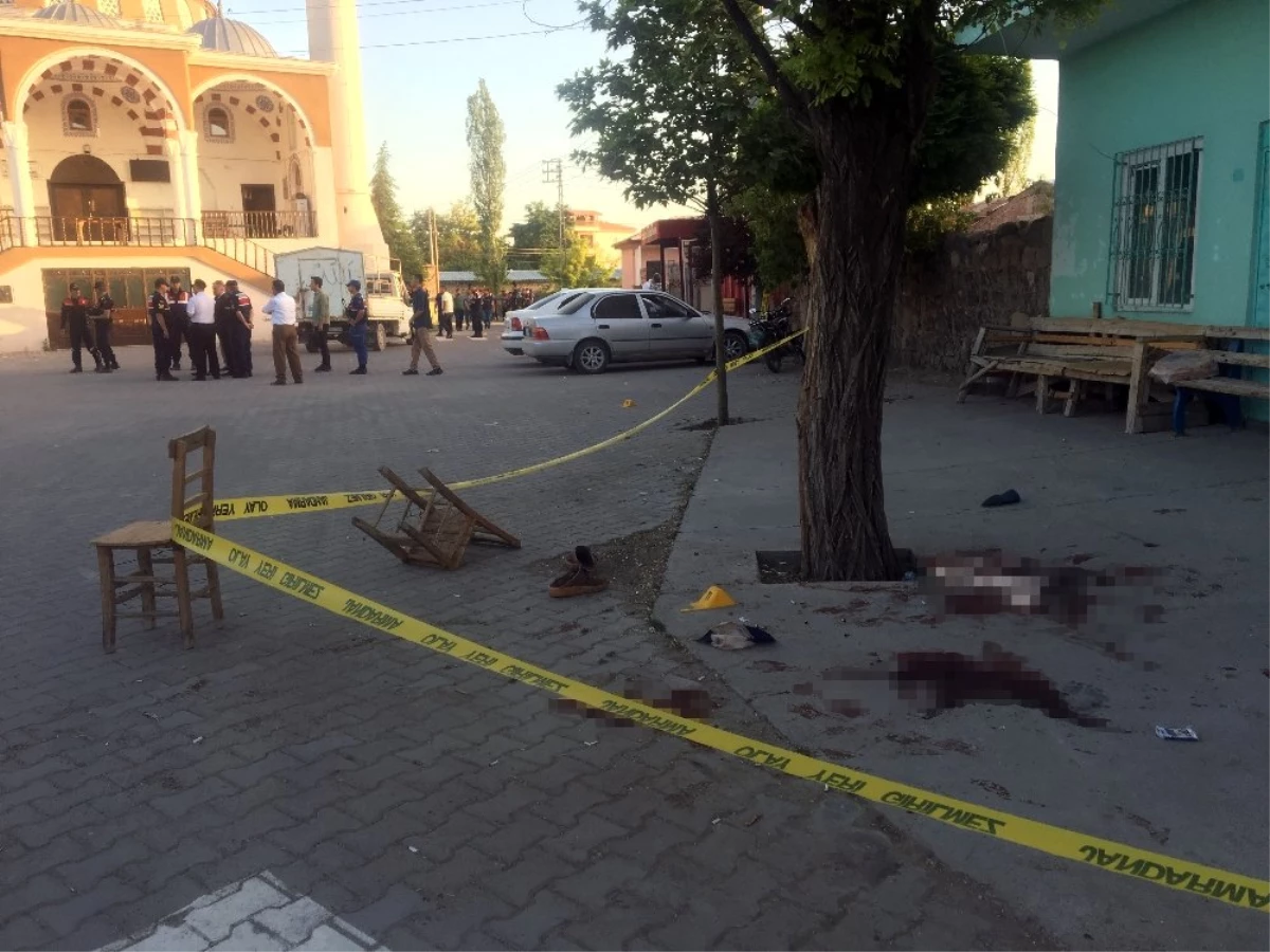 Köy meydanında silahlı çatışma: 2 ölü, 8 yaralı