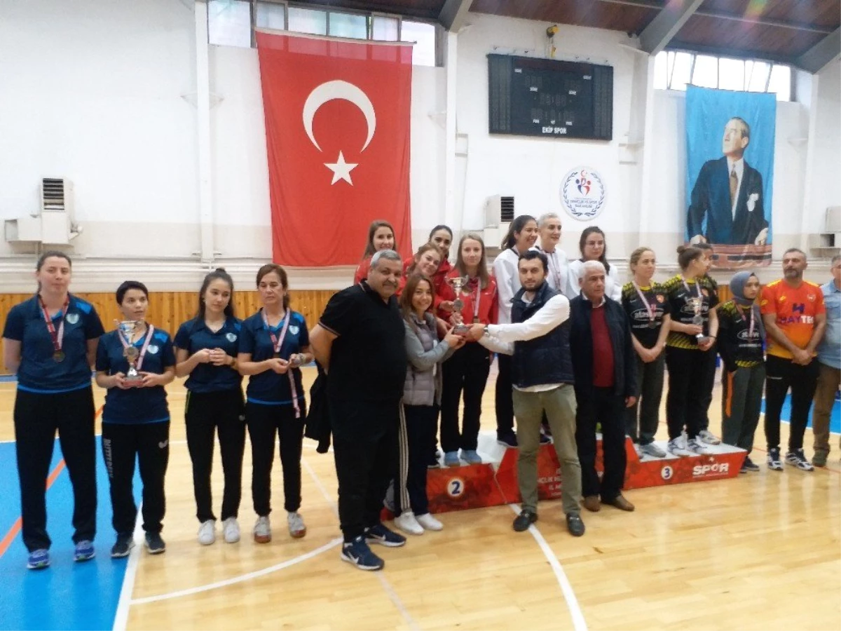 Kütahya Seramik Spor Kulübü Bayan Masa Tenisi takımı 1.Lige yükseldi