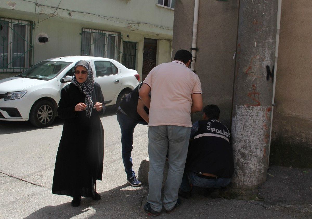 (ÖZEL) Bursa\'da anne kıza kapkaç şoku