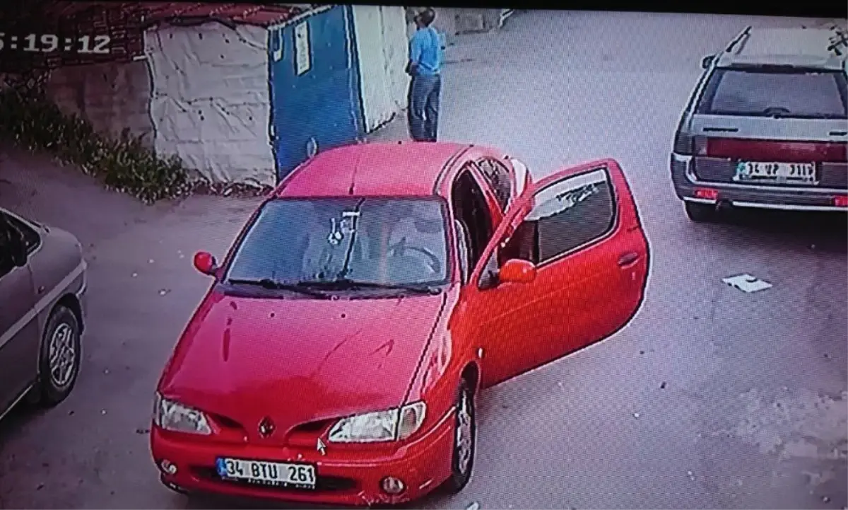 (Özel) Zihinsel engelli genç kıza cinsel saldırı anı kamerada