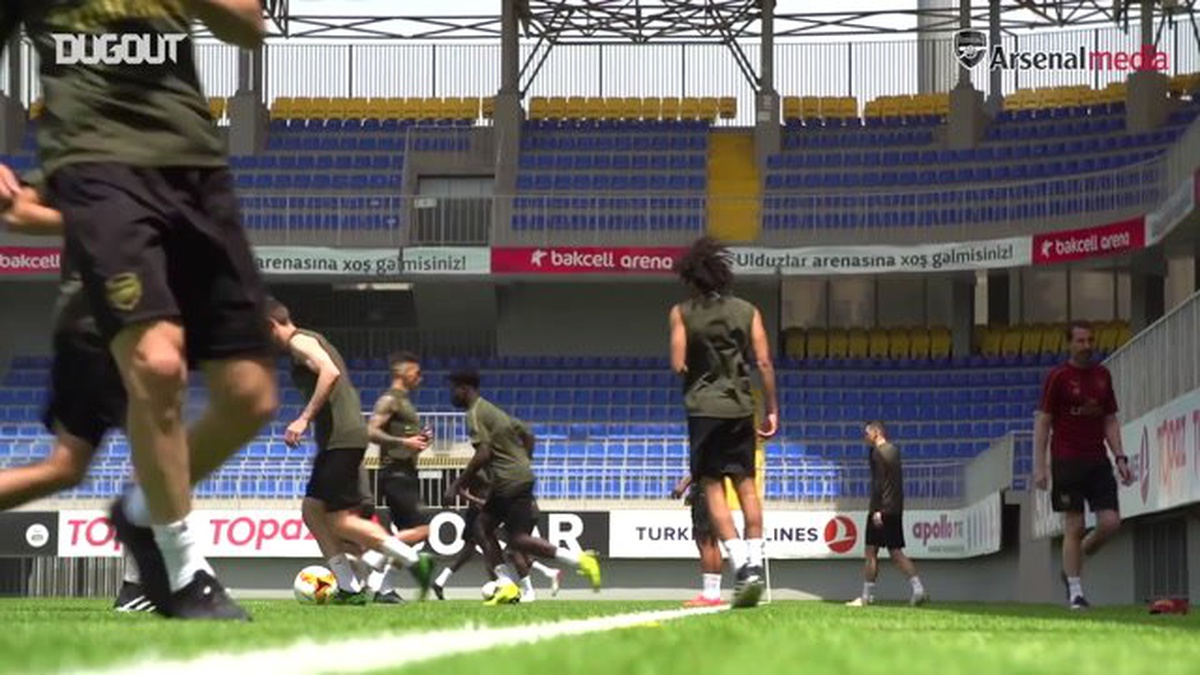 Primeiro treinamento Arsenal em Baku