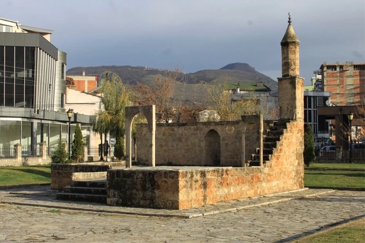 Prizren\'de Namazgah Camisi\'ne çirkin saldırı