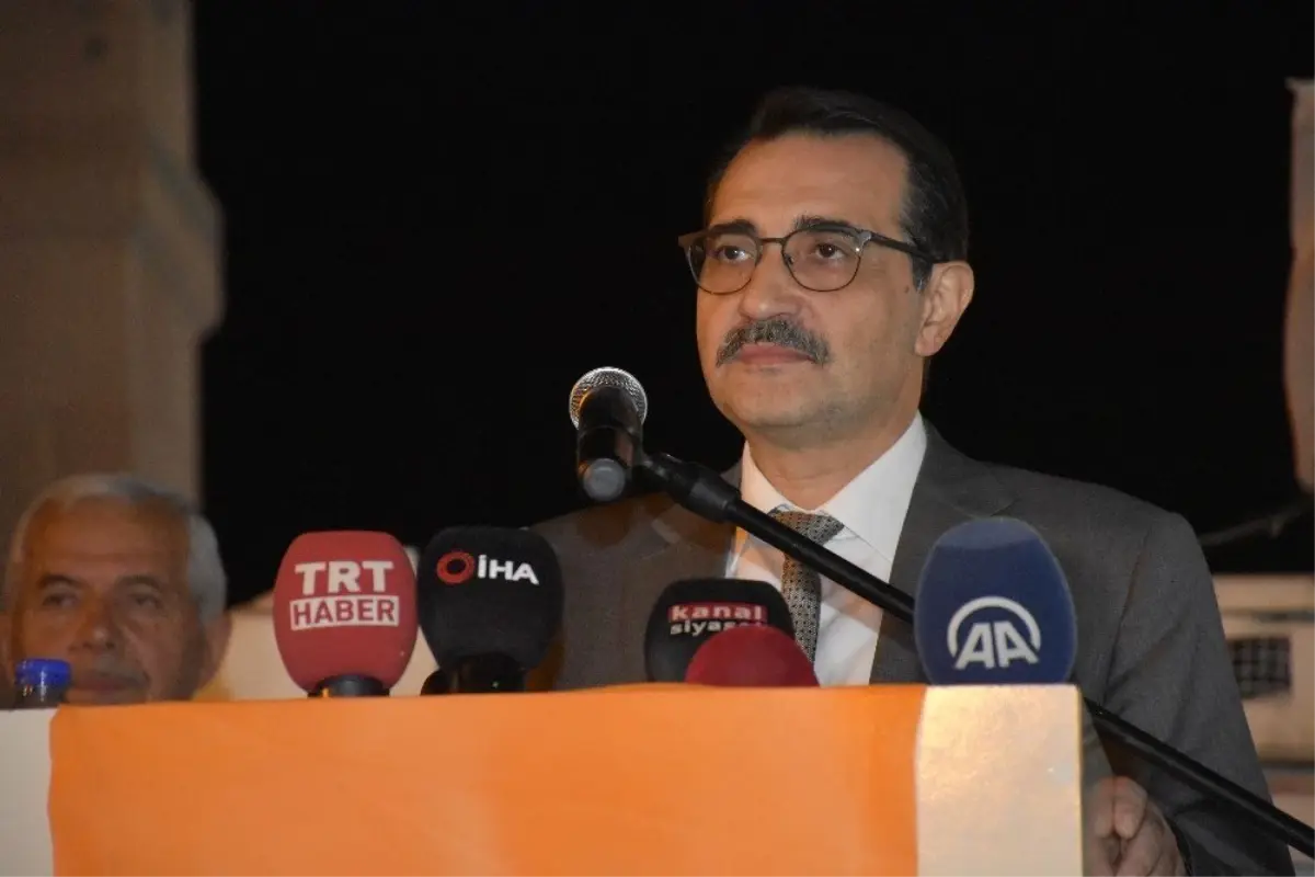 Bakan Dönmez: "Muhalefet YPG\'ye ve Kandil\'e sırtımızı dayadık diyenlerle ile kol kola geziyor"