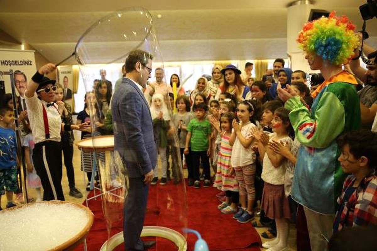 Başakşehir Belediyesi\'nden yetim çocuklar ve ailelerine iftar