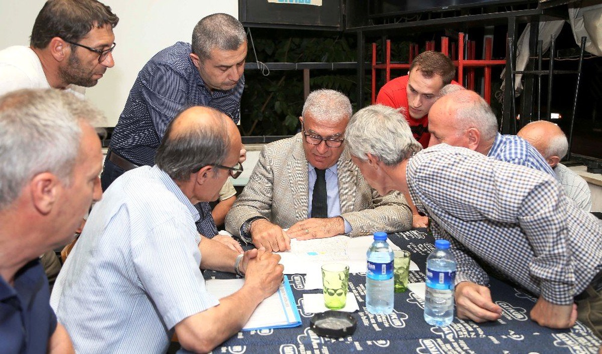 Başkan Atay, mahalle toplantılarına Adnan Menderes\'te devam etti