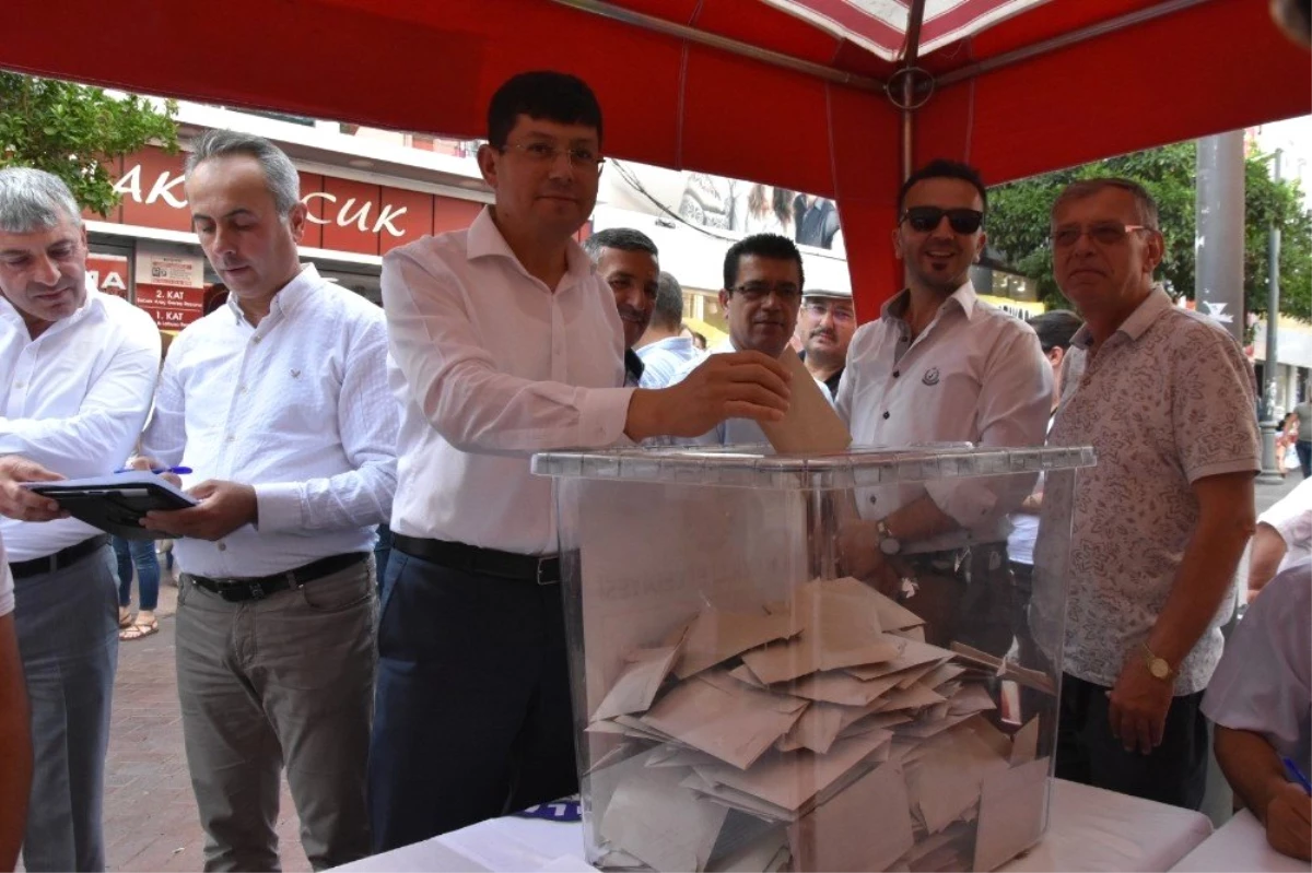 Başkan Özcan referandumda oy kullandı