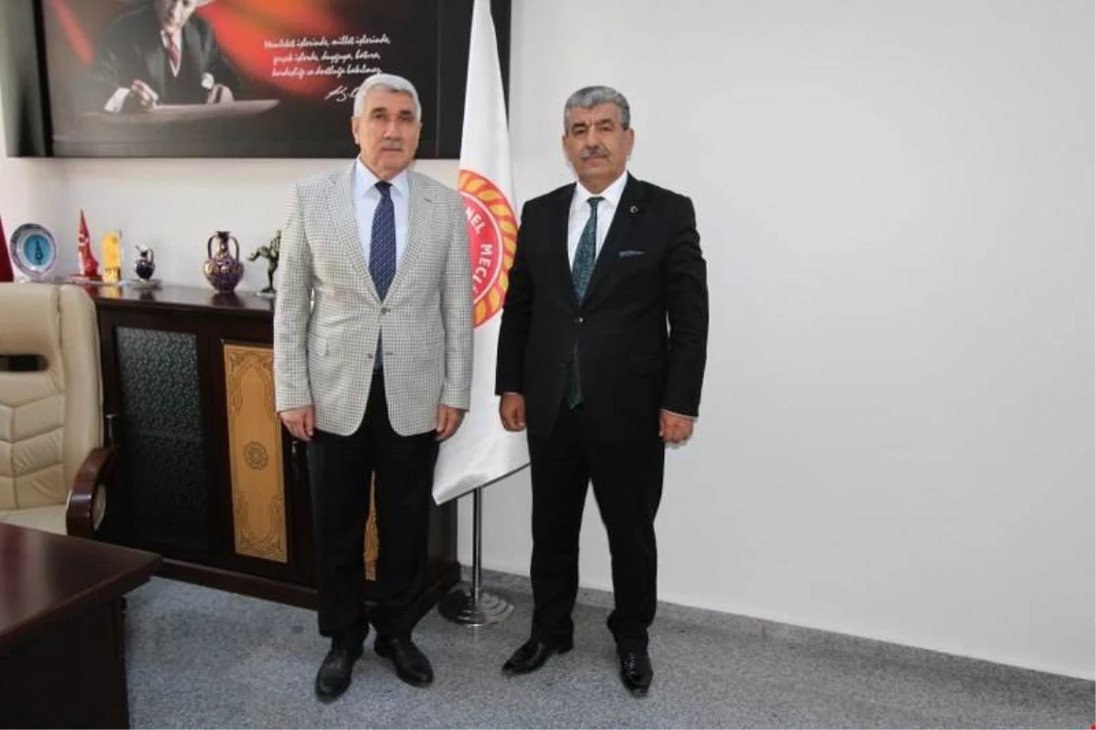 Belediye Başkan Yardımcısı Abdullah Damcı\'dan Musa Yılmaz\'a tebrik ziyareti