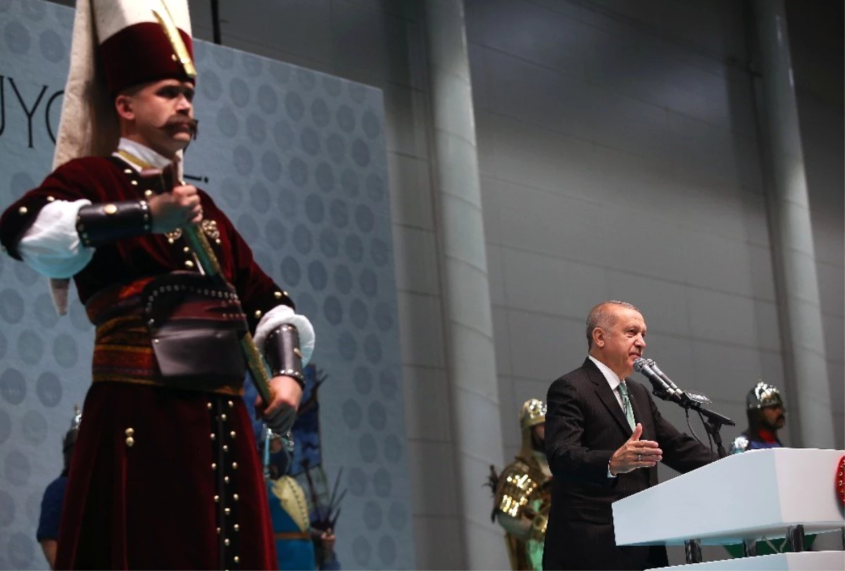 Cumhurbaşkanı Erdoğan: "İstanbul\'a hizmet etmek, sadece Türkiye\'ye değil, dünyaya hizmet etmektir"