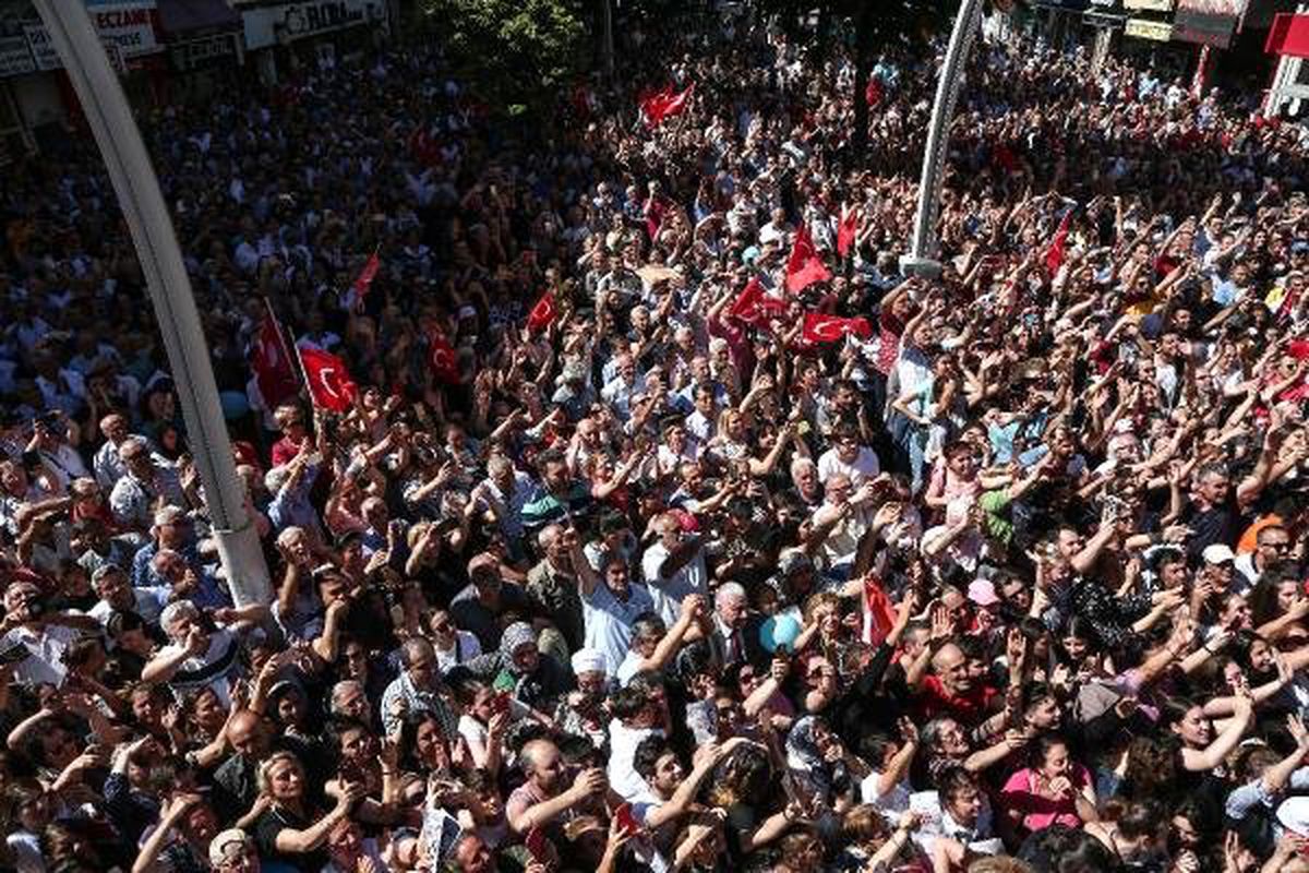 Ekrem İmamoğlu Zeytinburnu ve Fatih\'te vatandaşlara hitap etti