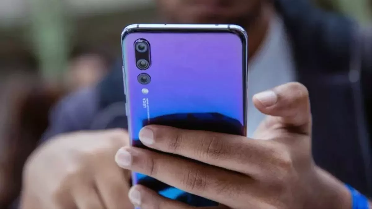 Huawei\'ye İlk Af Geldi, SD Kart Kullanması İçin Yol Açıldı