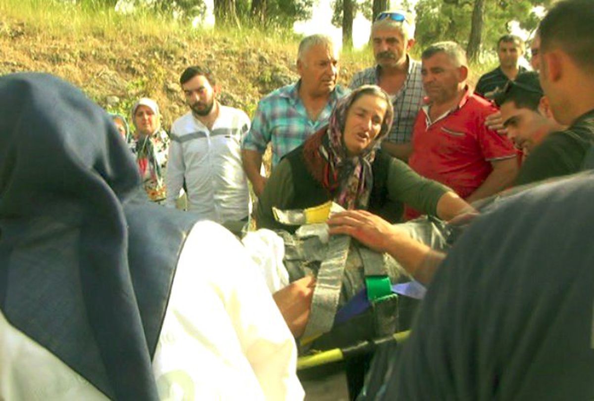Hurdaya dönen araçta can pazarı: 3 yaralı