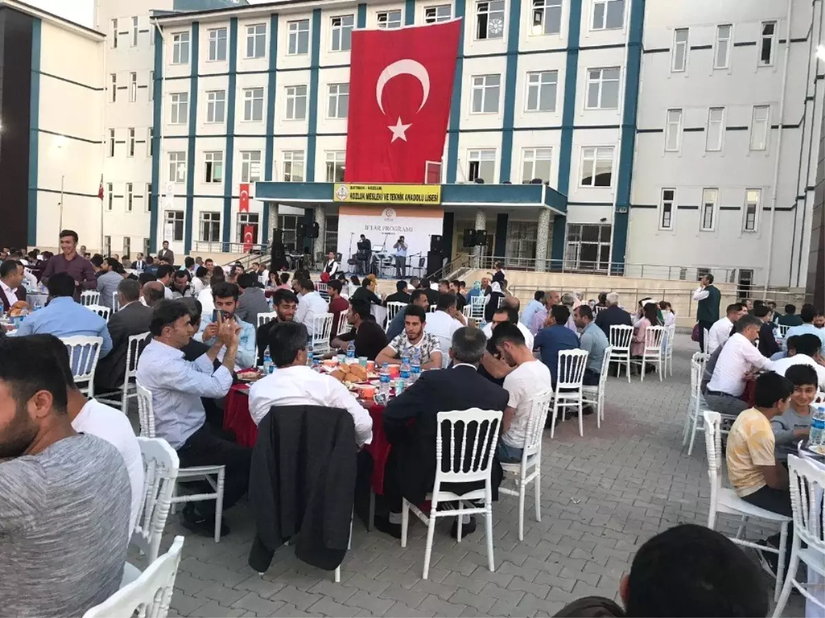 Kozluk\'ta şehit aileleri ve gaziler onuruna iftar yemeği verildi