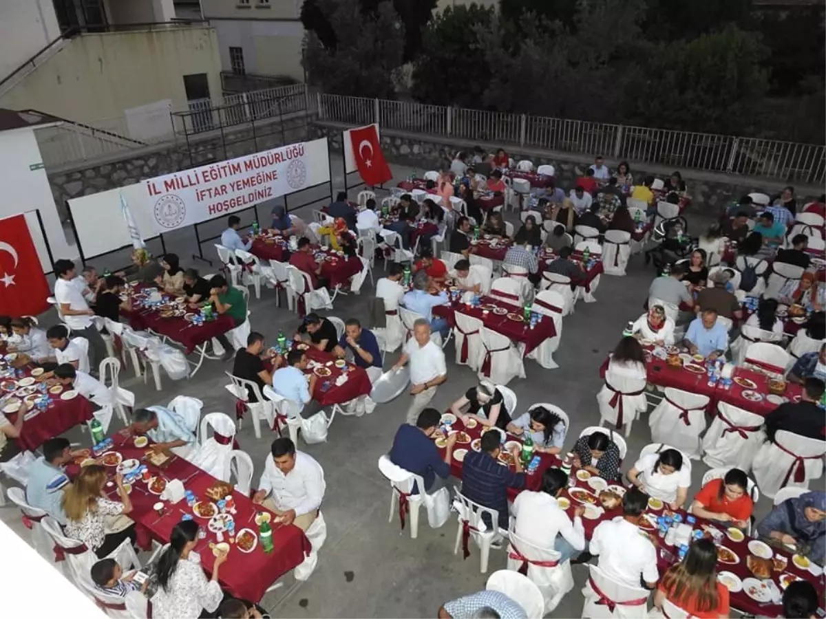 Milli Eğitim Müdürlüğü çalışanları iftarda buluştu