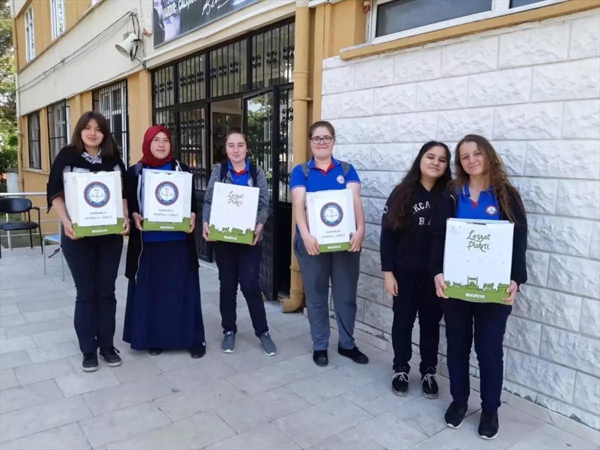 Öğrencilerin harçlıkları ramazan kolisi oldu