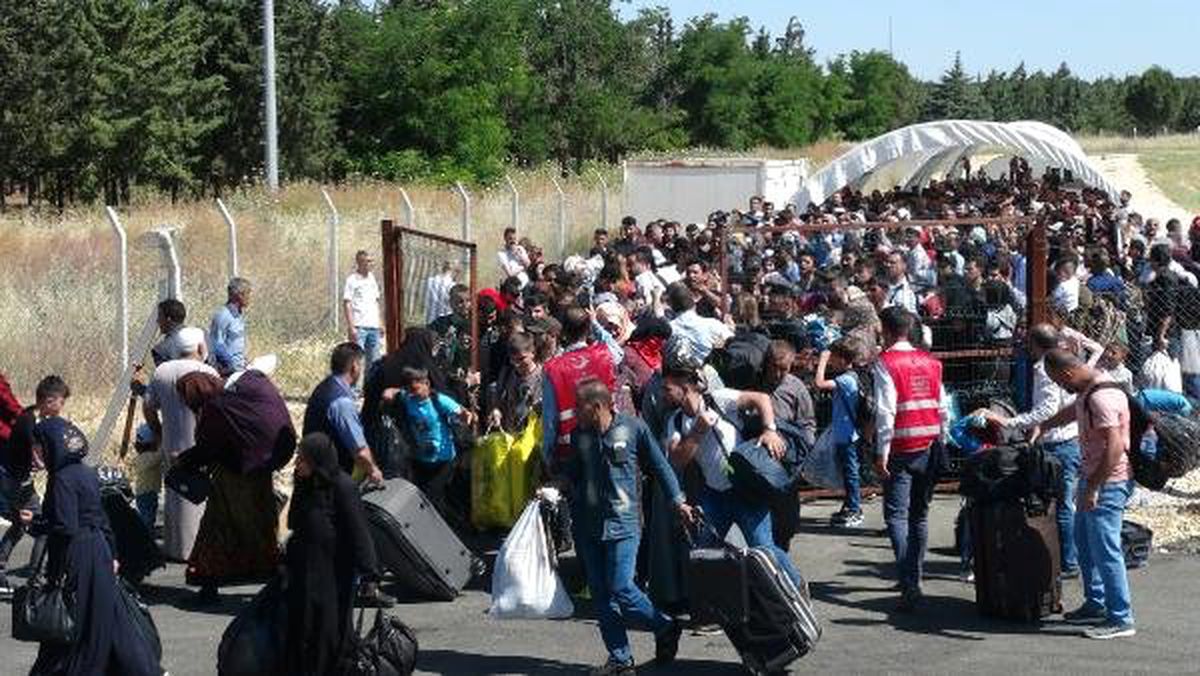 Öncüpınar\'dan bayramlaşmaya giden Suriyeli sayısı 15 bin oldu
