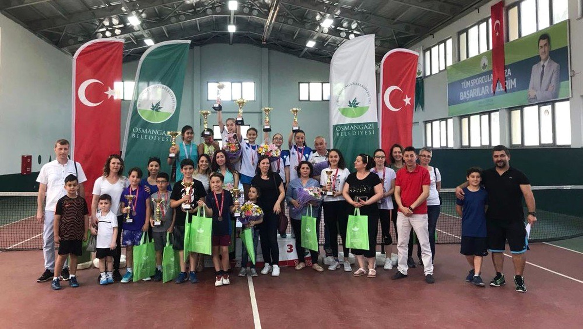 Osmangazi\'de 14 yaş tenis heyecanı sona erdi